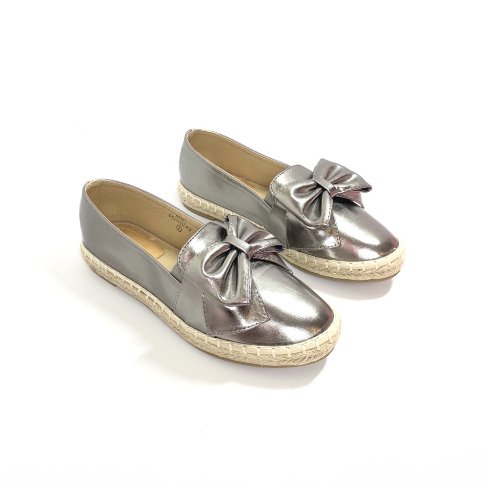 Metallic Bow espedrille boat shoes 💖 Pewter color
